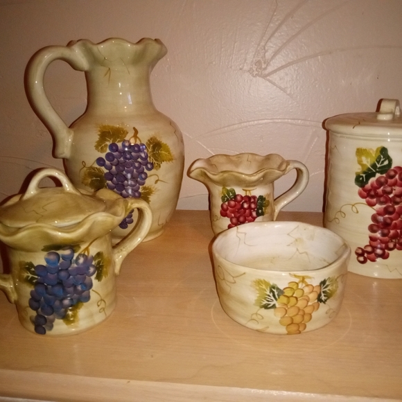 Cabernet Hand Painted Ceramic Pottery 5 pc. Set Excellent Vintage Collection - Picture 3 of 4